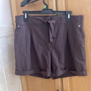 High waist activewear shorts large